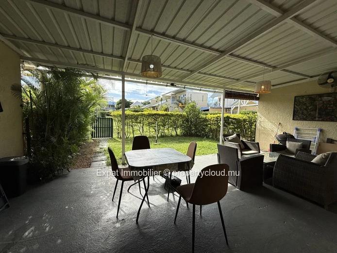 Appartement 3 Chambres Avec Jardin Privatif & Accès Direct À La Piscine – Résidence Sécurisée