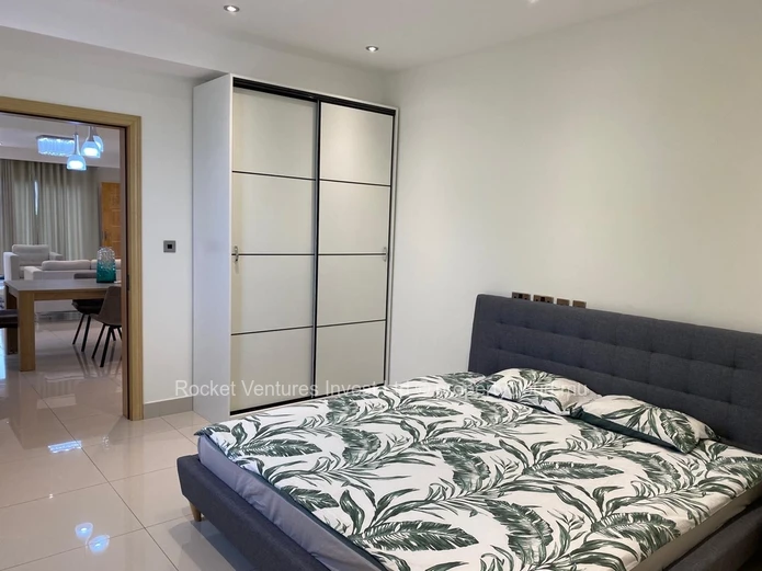 Apartments. 2 bedrooms. North. Grand Bay. 2 minutes to super u