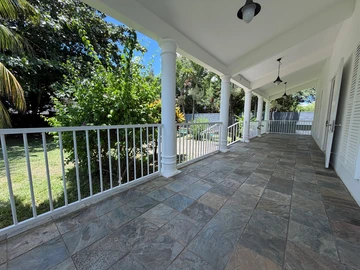 5 Bedroom Villa