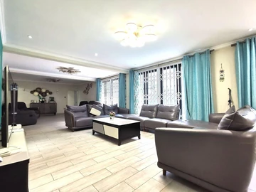 5 Bedroom House