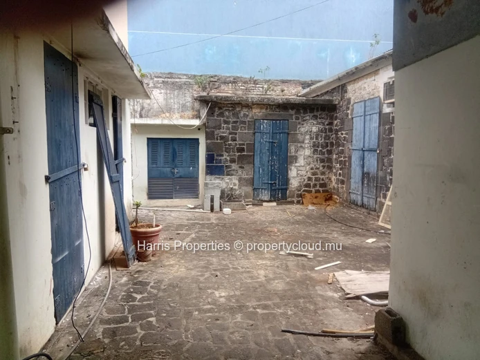 À vendre : Propriété commerciale de premier choix rue Édith Cavell, Port Louis