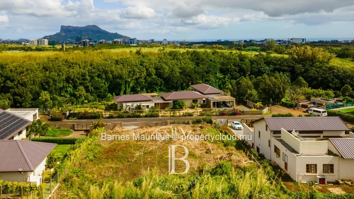 MOKA  /  COTE D'OR  -  Beautiful residential plot for sale  -  975 sqm
