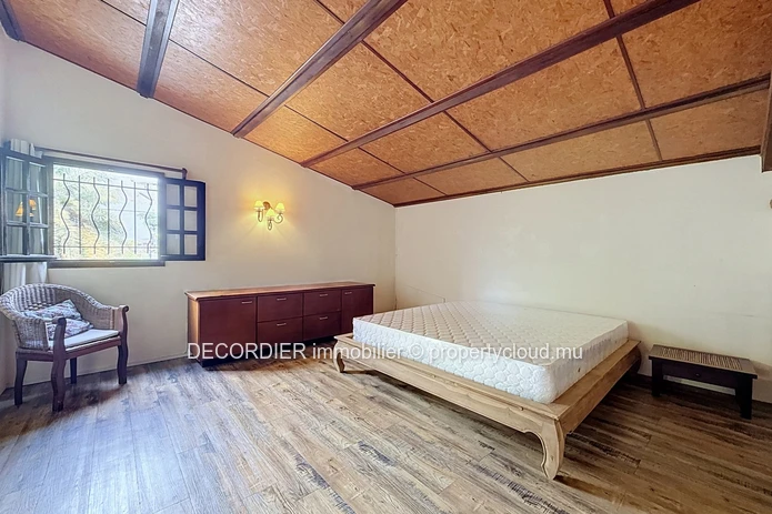 A Spacious House with a Swimming Pool in Saint-Antoine
