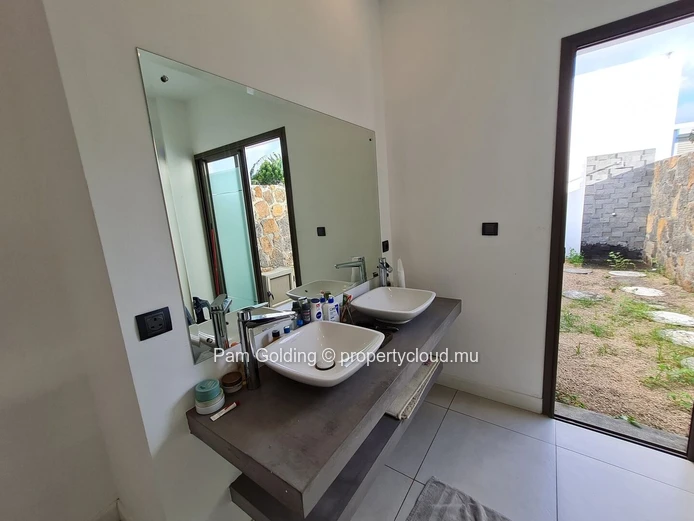 Villa Spacieuse en Pleine Propriété à Mont Mascal