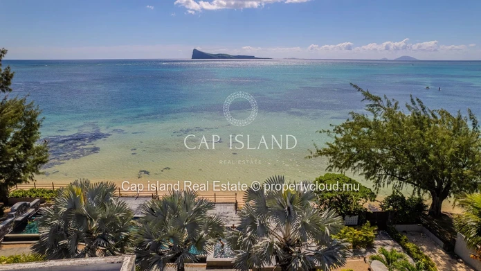 Stunning 3 bedroom beachfront duplex - Pereybère -