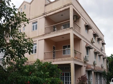 Residential complex for sale in Vacoas-Phoenix, 1000m² of living space on 2152m² of land with 15 bedrooms and 3 offic...