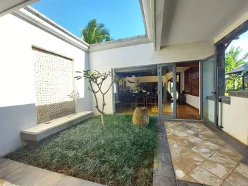6 Bedroom Villa
