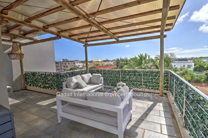 Penthouse contemporain à Trou aux Biches – Vue dégagée et plage à 200 mètres