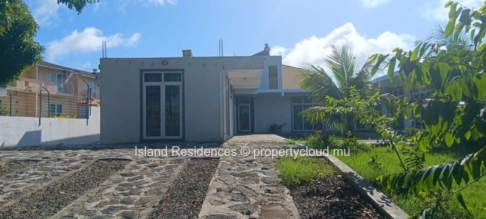 Grand Gaube - Maison neuve de 2800 pieds carrée avec piscine et jardin cloturée