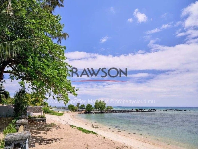 À Vendre - Propriété D'exception En Bord De Mer À Trou Aux Biches – Investissement Court Terme Idéal