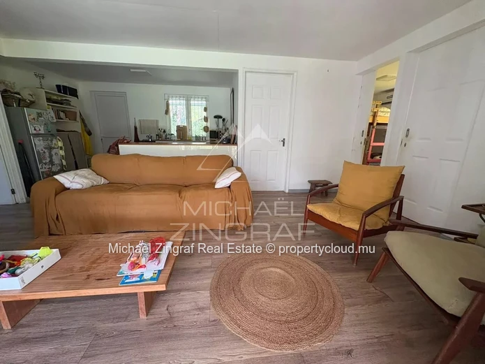 Terrain agricole avec maison conteneur de 3 chambres – Chamarel
