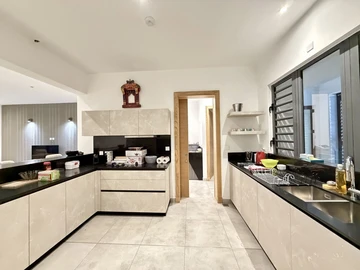 4 Bedroom Apartment