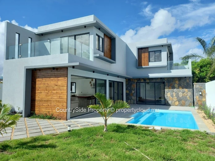 Do you work from home or are you looking for a property close to all amenities and the sea?