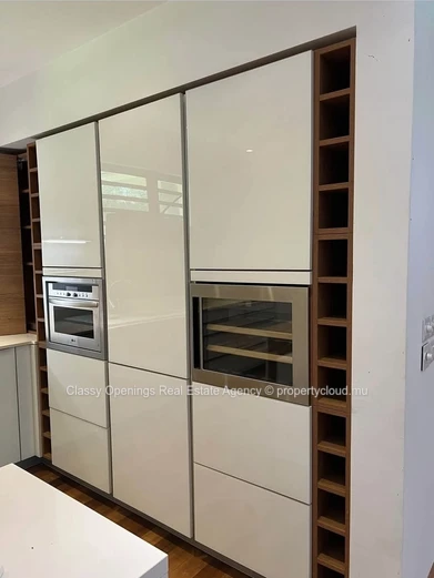 Villa 4 ch à Moka — vaste jardin, intérieur moderne
