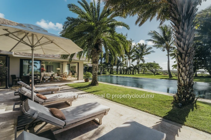Magnifique villa avec vue sur mer et golf à vendre à Anahita Golf Resort, île Maurice