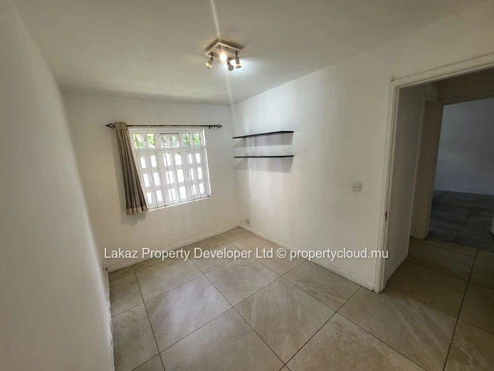 Spacious 5-Bedroom Villa with Swimming Pool – Pereybère