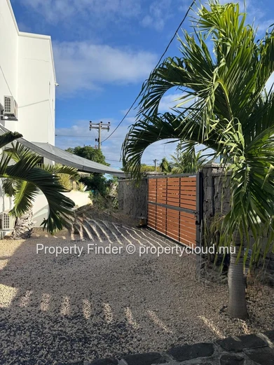 Spacious 4-Bedroom Family Home in Tamarin