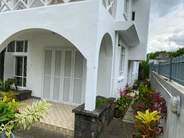 6 Bedroom House