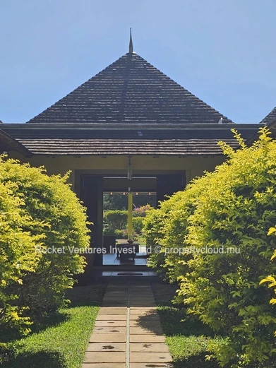Villa Rénovée de 4 Chambres sur Terrain de Golf – Tamarina, Côte Ouest