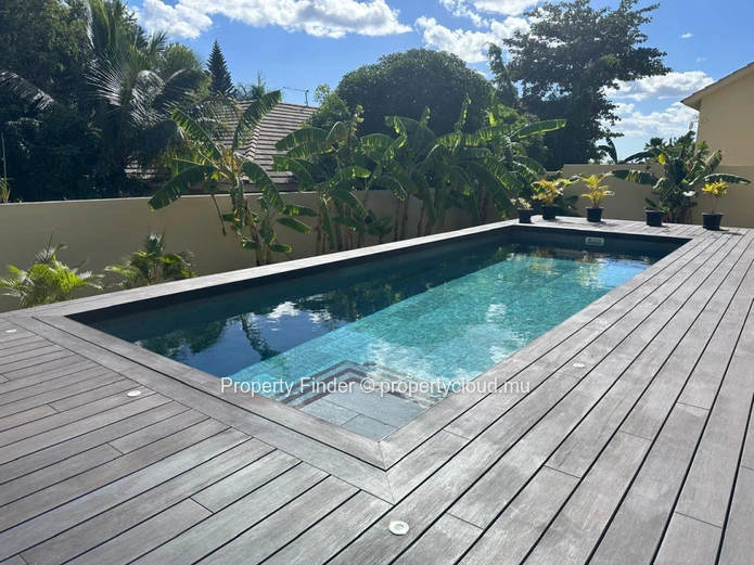Contemporary New 4-Bedroom Residence in Tamarin