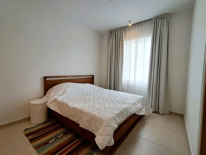 Modern duplex apartment with sea view and beach access