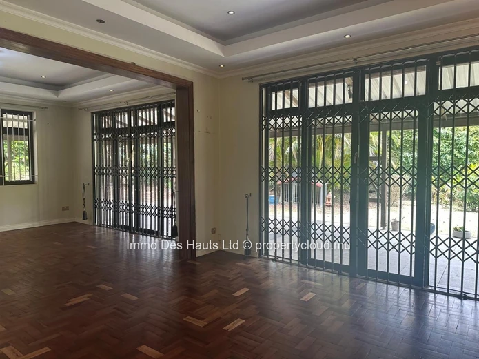 For Rent | Spacious Two-Level House In Vacoas-Phoenix