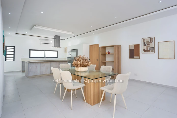 Maison 4 chambres avec piscine à vendre à Grand Baie