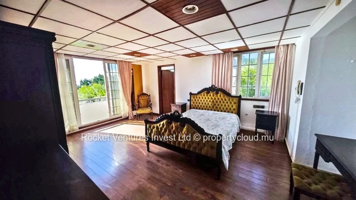 Villa élégante avec 4 chambres à louer et à vendre, Floréal – Centre