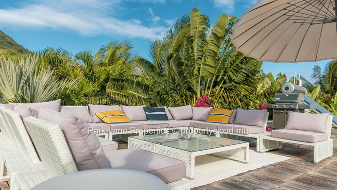 Exquisite furnished modern RES villa 