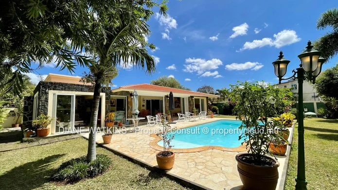 Villa privée sur la côte Ouest avec superbe vue montagne