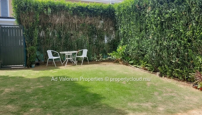 A LOUER - Joli duplex de 3 chambres avec jardin privatif au cœur de Moka (Mandat exclusif)