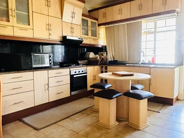 5 Bedroom House