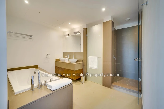 Appartement 3 chambres vue mer - HAUTE RIVE -