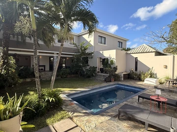 6 Bedroom Villa
