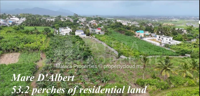2 terrains de 1 121m² (26,6 perches) de terrain résidentiel à Mare d'Albert à vendre @ Rs 5 852 000 chacun