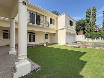 6 Bedroom House