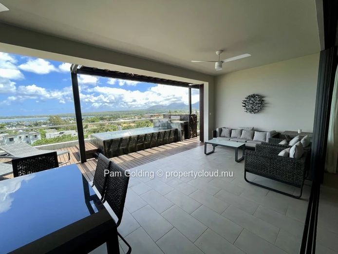 4-Bedroom Penthouse in the Heart of Tamarin - Plunge Pool & Panoramic Views