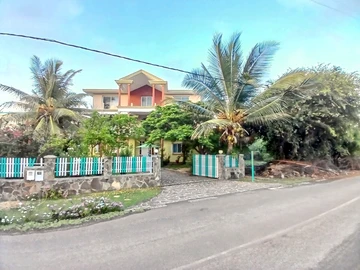 9 Bedroom Villa