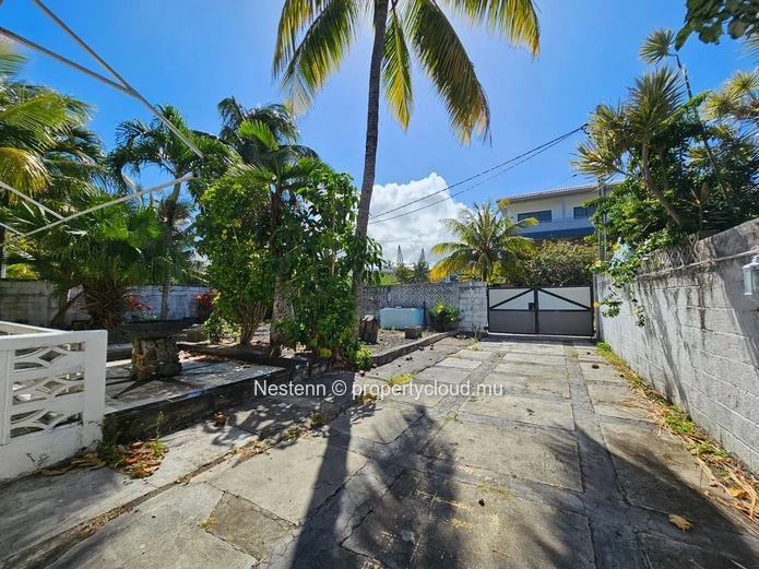Opportunité en bord de mer sur un terrain de 448 m² en pleine propriété