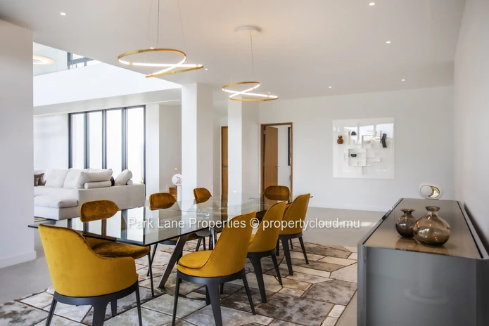 Villa Rempart | Villa Prestigieuse de 5 Chambres avec Piscine et Cadre Montagneux
