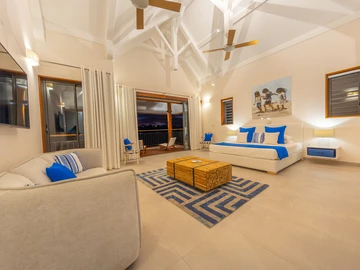 6 Bedroom Villa