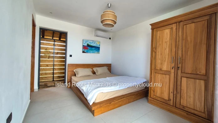 Grande Baie Chemin Vingt Pieds : Maison de 3 Chambres à Vendre - Idéale Famille !