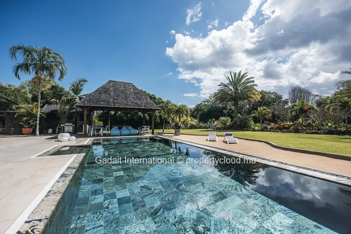 Villa à vendre à Tamarina Golf Estate – 4 chambres, vue golf à Tamarin, Île Maurice