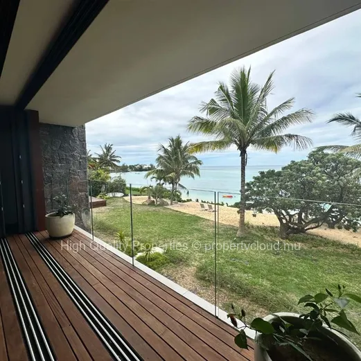 Beachfront Apartment for rent in Pereybere