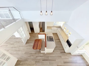 5 Bedroom Villa