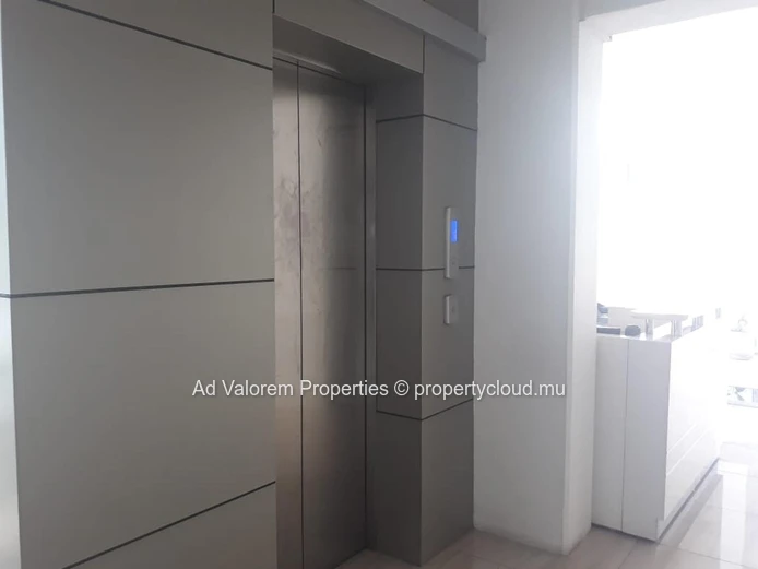 Espace Commercial/Bureau/Call Center a louer – Belle Rose