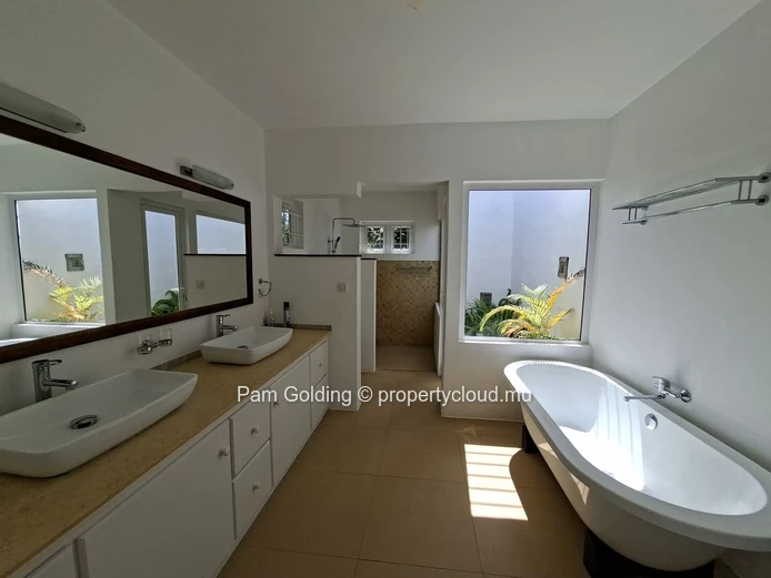 Beautiful Property for Sale on the Edge of Daruty Forest