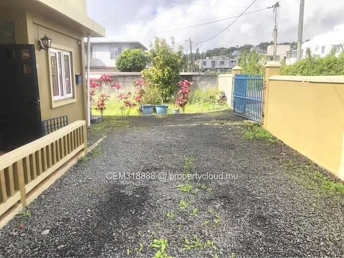 2 Bedrooms Furnished Apartment for Rent – Floréal 