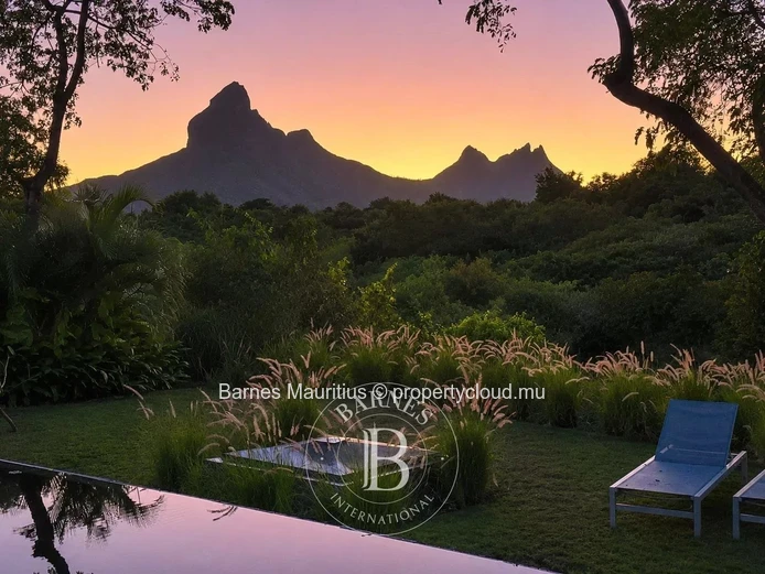 Tamarin - Exceptional Villa - 5 bedrooms en suite