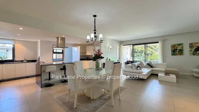 Appartement de 3 Chambres en Location – À 2 Pas de la Plage de La Preneuse